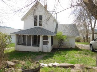 310 S 4th St, Hot Springs, SD 57747