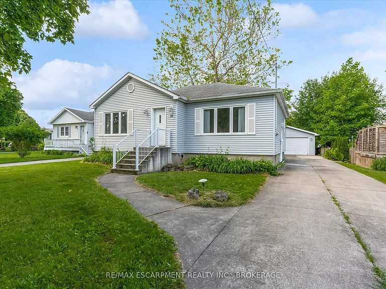 18 Bonavem Dr #1 — Photo 2