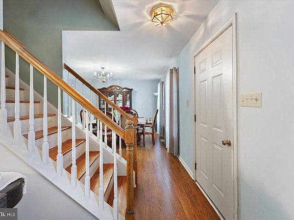 3rd image of 101 Rosewood Dr