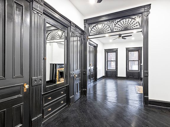 4th image of 736 Halsey St APT 1