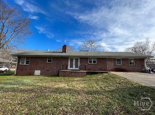 135 Freeman Cir, Athens, GA 30601