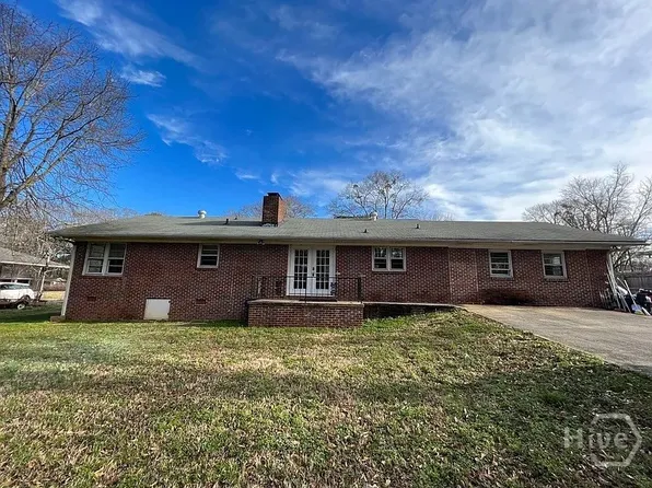 135 Freeman Cir, Athens, GA 30601