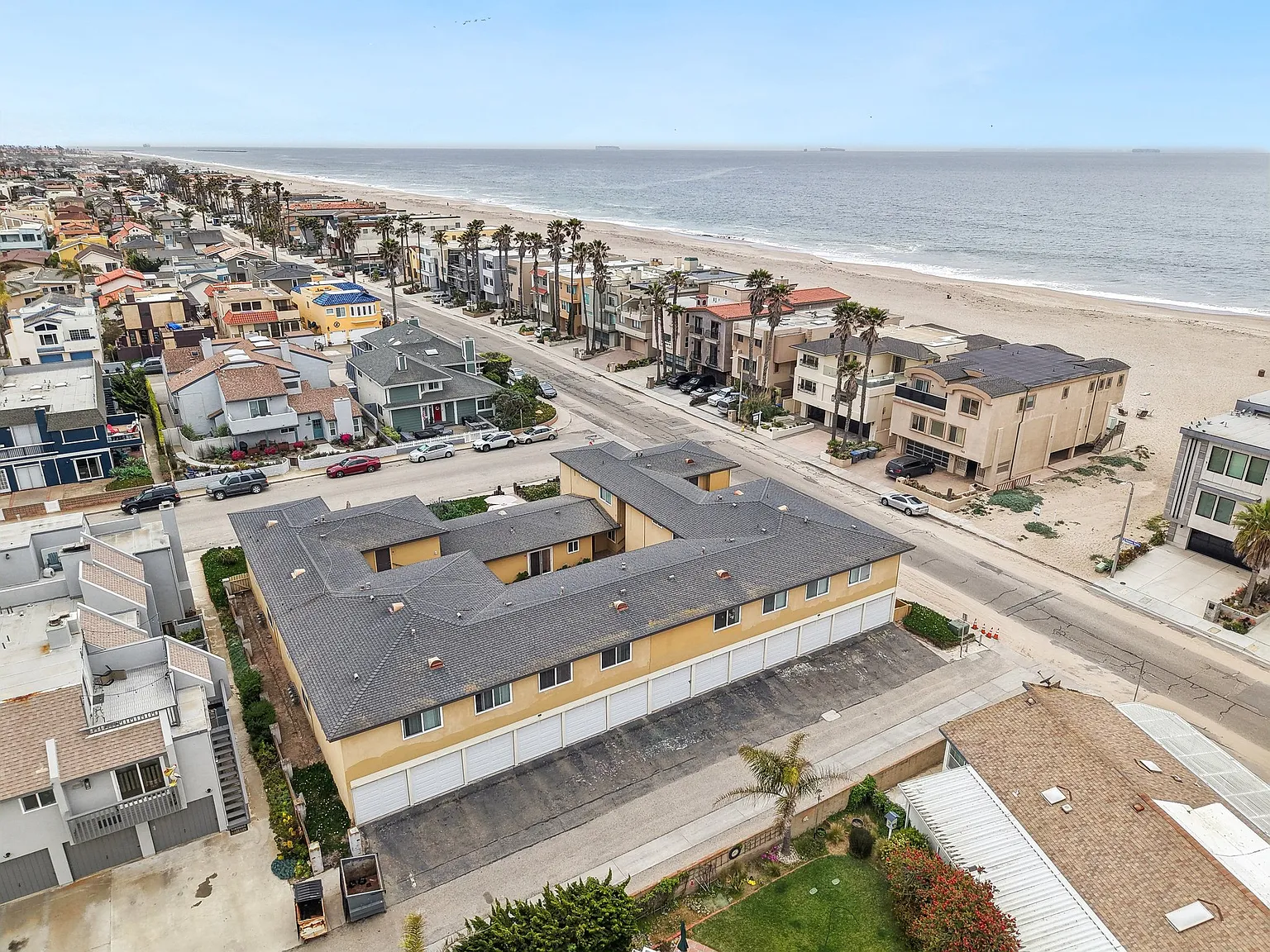 Sand and Sea Apartments — Photo 3