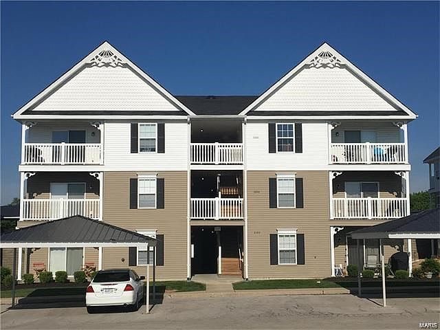 Great location and amenities. 2nd floor unit with direct access from the rear where covered parking 