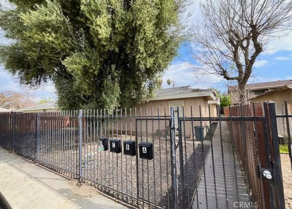 1265 Olive Tree Ln #C