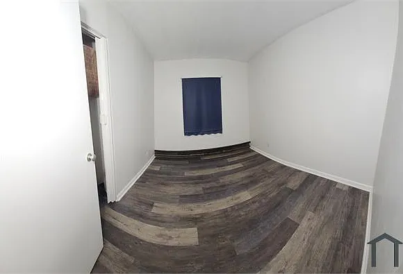 914 Leroy St — Photo 10