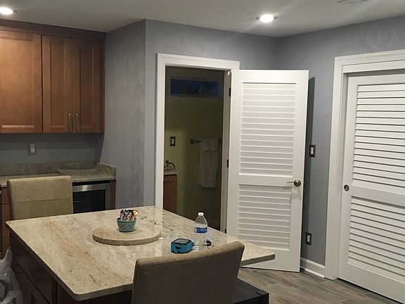 5th image of 545 E Bayview Blvd