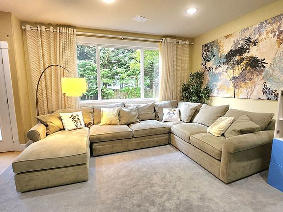 3rd image of 24045 SE 9th Ct