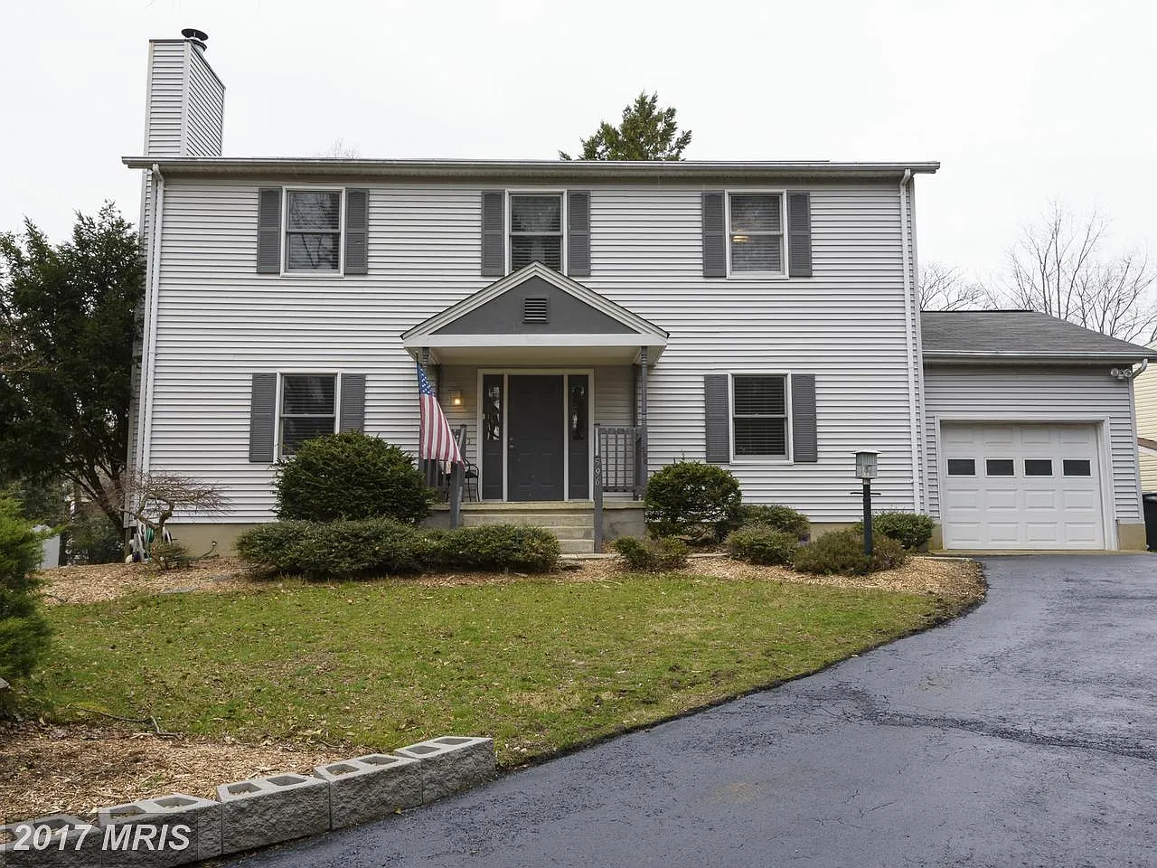 596 Duffield Dr photo 1