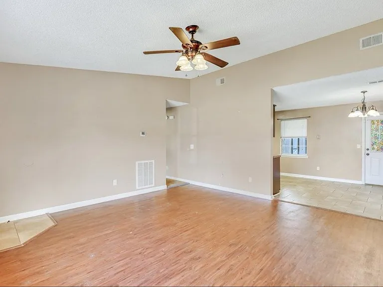 772 Melissa Dr — Photo 7