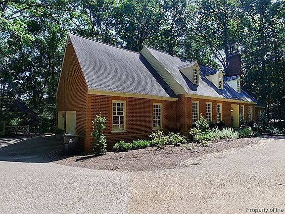 4th image of 104 Lake Dr