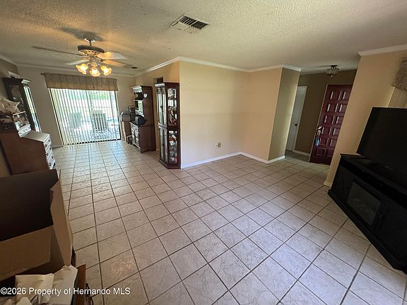 4th image of 2148 Waterfall Dr