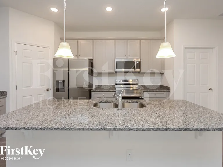 356 Corbel Ln — Photo 5