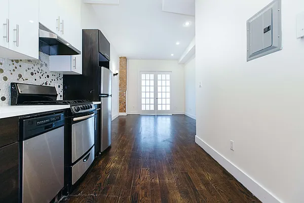 Rented by Nooklyn NYC LLC | media 21