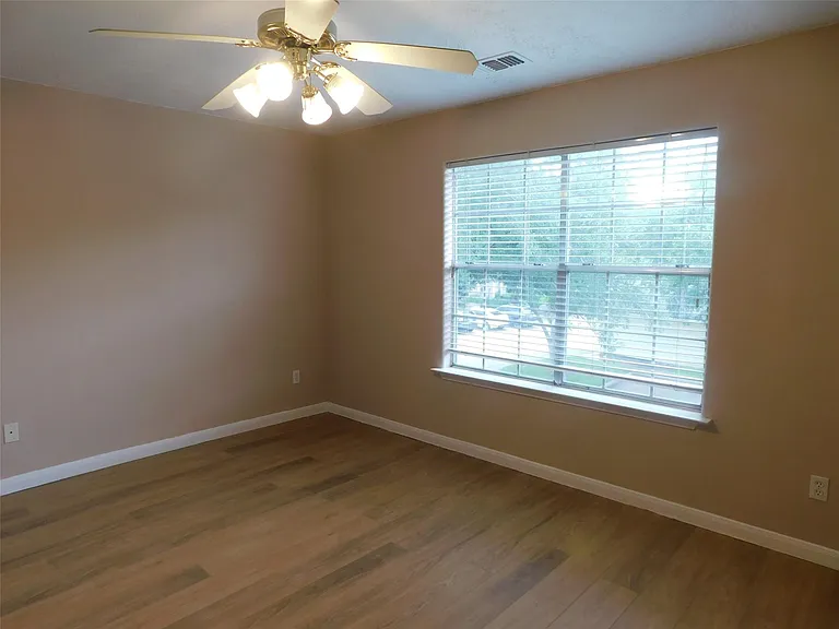 2710 Grants Lake Blvd #J2 — Photo 16