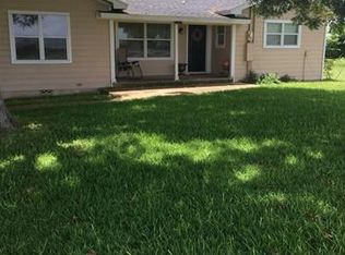 8916 S Us Highway 77, La Grange, TX 78945