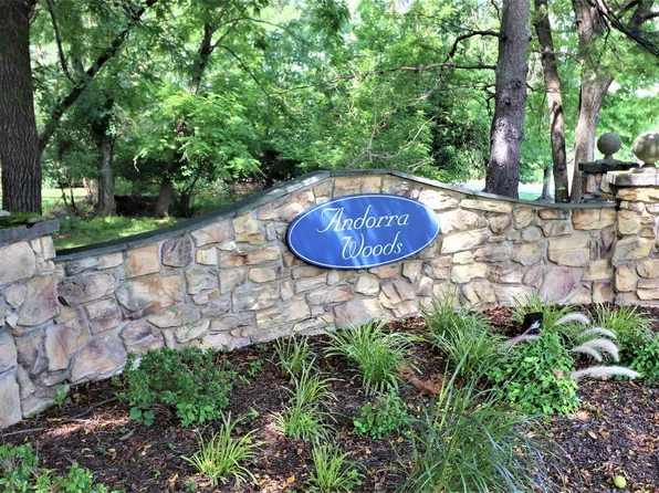 2 Plum Ct, Lafayette Hill, PA 19444