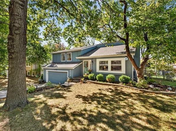 9124 Constance St, Lenexa, KS 66215