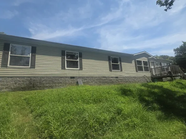 359 Stage Rd, Charlotte, TN 37036