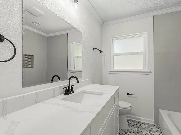 913 Meadowlane St — Photo 16