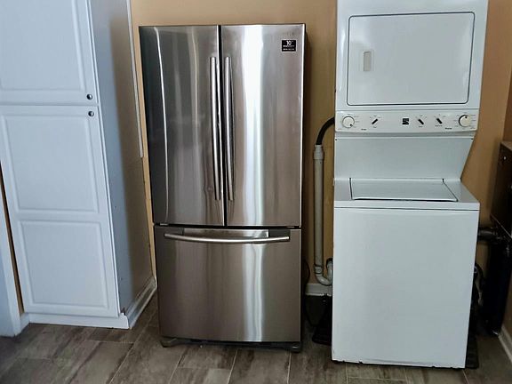 5th image of 391 Arcola St