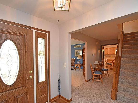 3rd image of 2396 Mount Vernon Dr