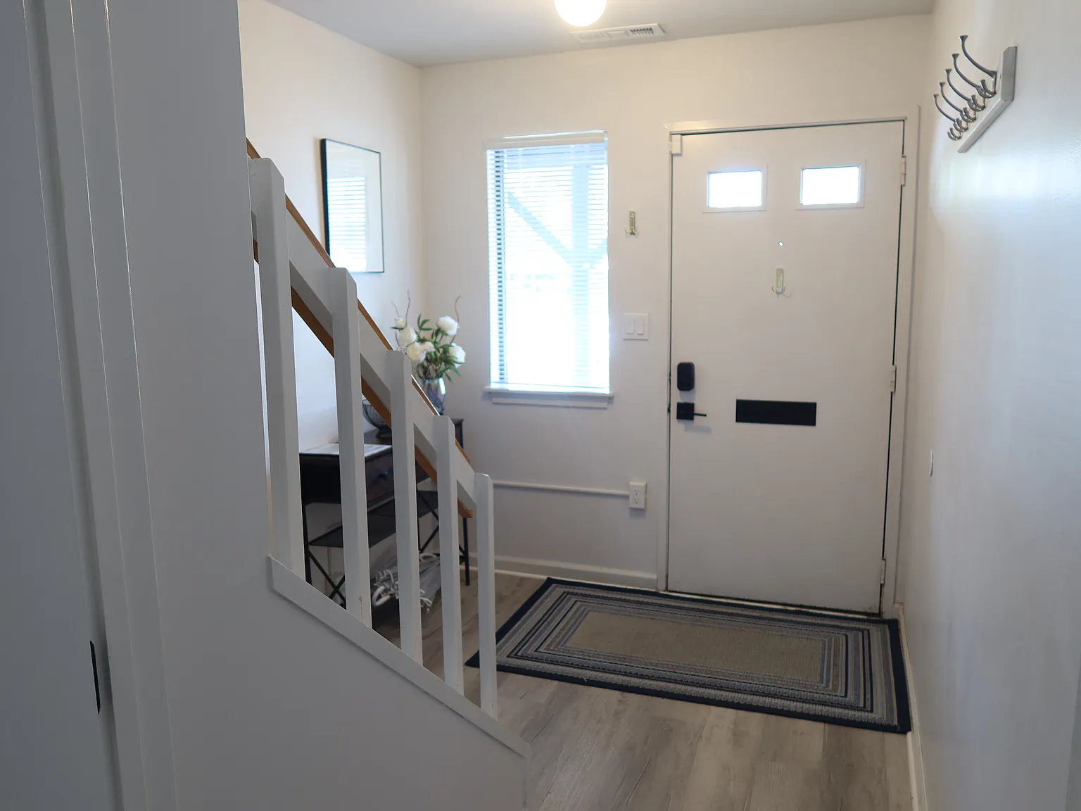 305 Swans Wharf Row — Photo 2
