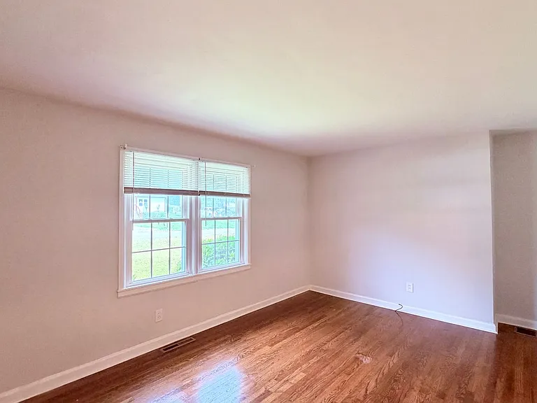 1681 Hadlock St SW — Photo 7