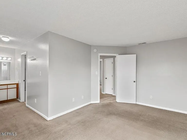 424 Singletree Dr — Photo 14