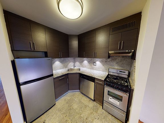 4th image of 50 Prince St APT 6C