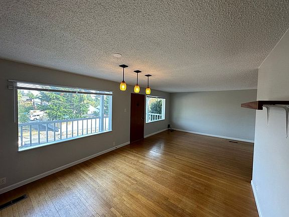 5th image of 6705 32nd Ave NW