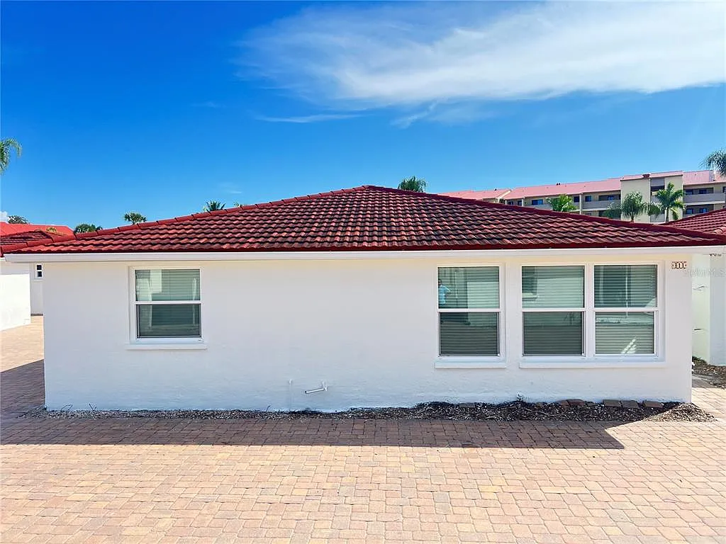2 bed, 2.0 bath, 1064 sqft, $8,970 — Photo 1