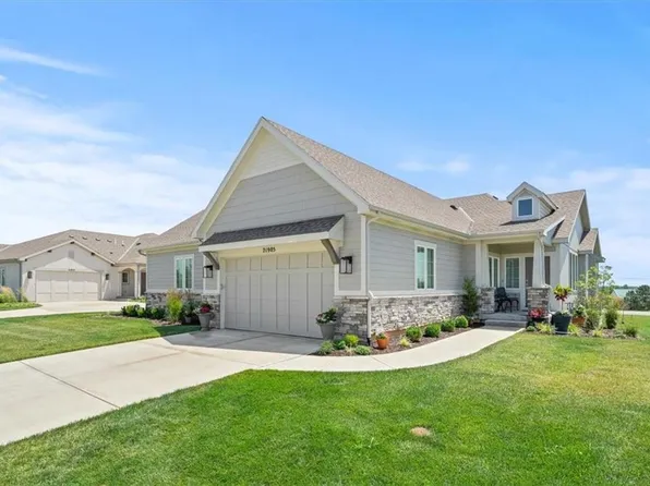21905 W 82nd Ter, Lenexa, KS 66220
