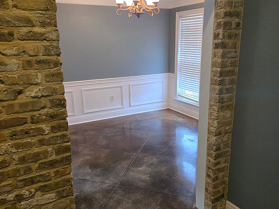 Entry to Dining Room