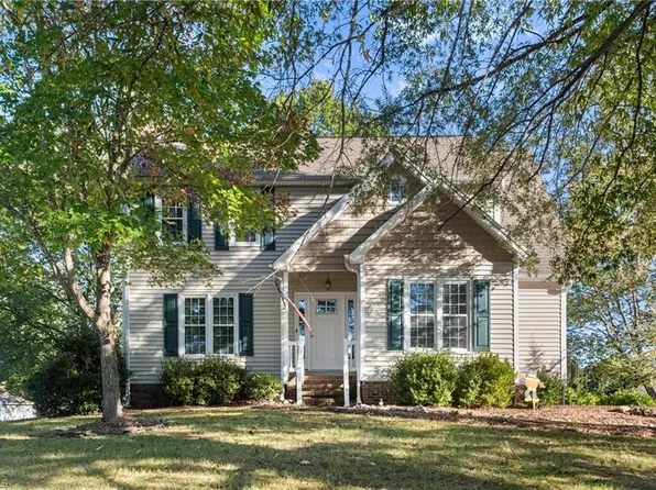 816 Newington Dr, Clemmons, NC 27012