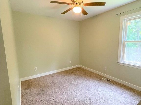 5th image of 7511 Fourdale Ln