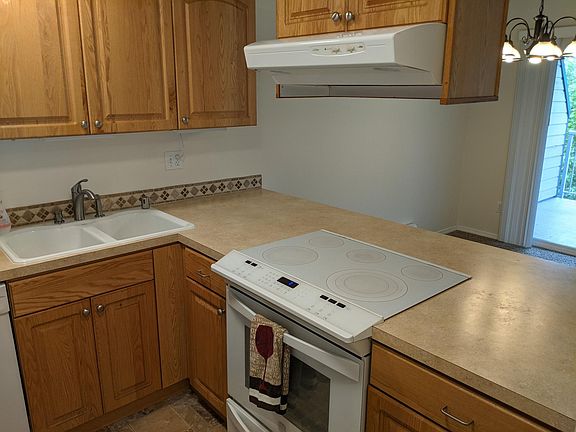 5th image of 4012 S 158th St APT L