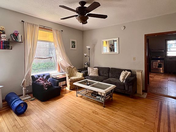 Living room - lots of light