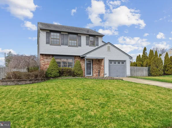 1 Woodhurst Dr, Eastampton, NJ 08060