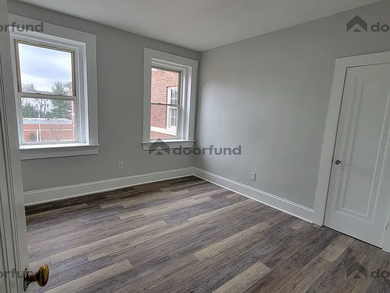 1004 Main St #3 — Photo 1