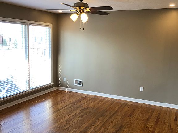 4th image of 8303 Latania Dr