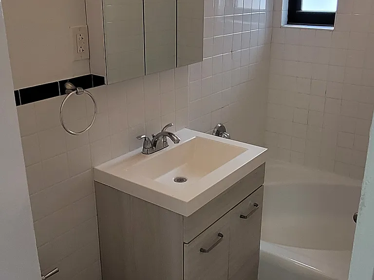 50 Shore Blvd #E1 — Photo 9
