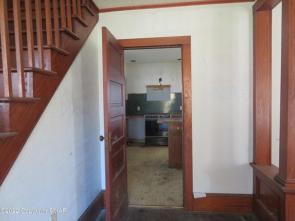 3rd image of 318 Park Ave