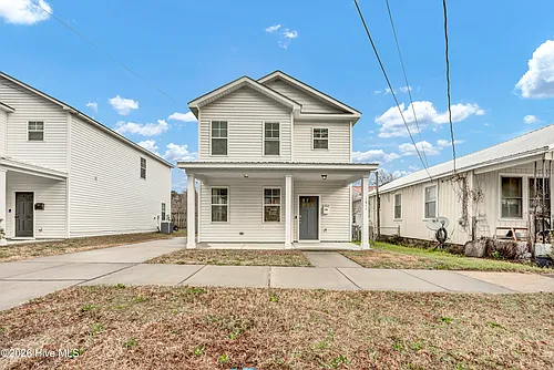 1011 Campbell St Photo 1