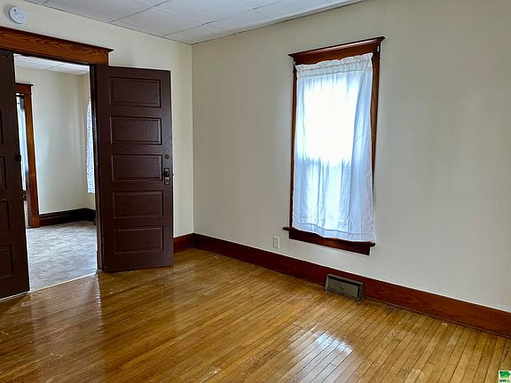 4th image of 421 Ontario St