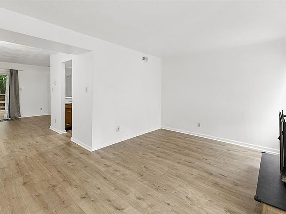 4th image of 3611 Radford Cir