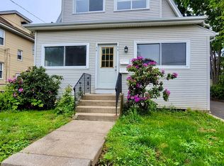 13 Lockwood Ter, West Hartford, CT 06119