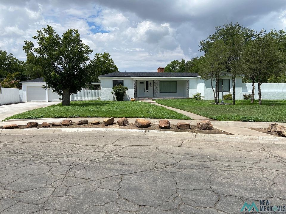 1st image of 52 Riverside Dr