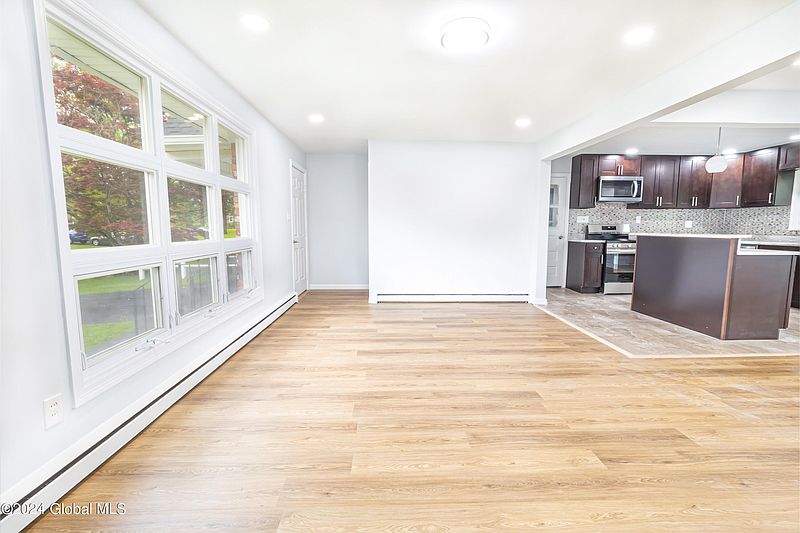 4th image of 208 S Arrow Street