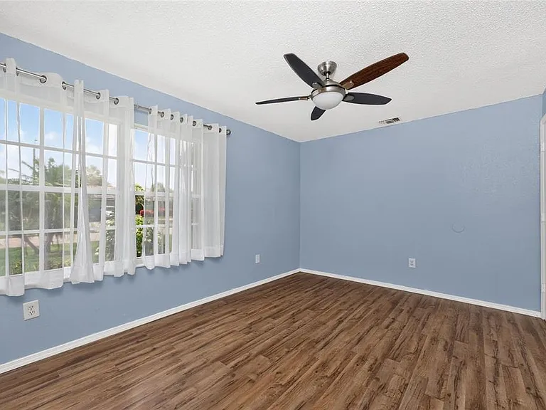 18407 Avon Ave — Photo 21